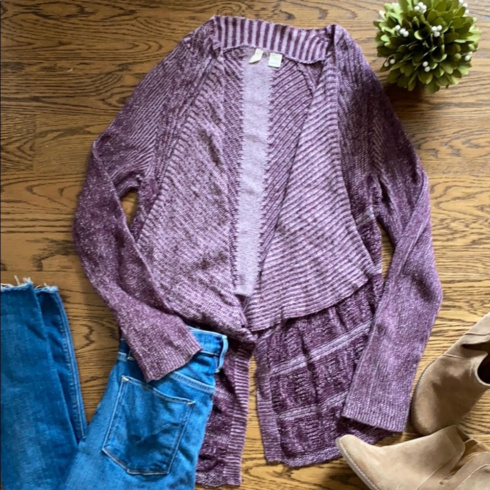 Adorable Anthropologie sweater💙